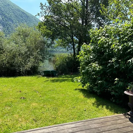 Les Pieds Dans L'eau Aiguebelette * Nances